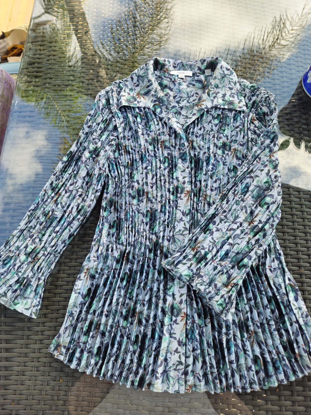 Vince Berry Blooms Pleated Blouse L Blue Green Shirred Button Down TopV917812777
